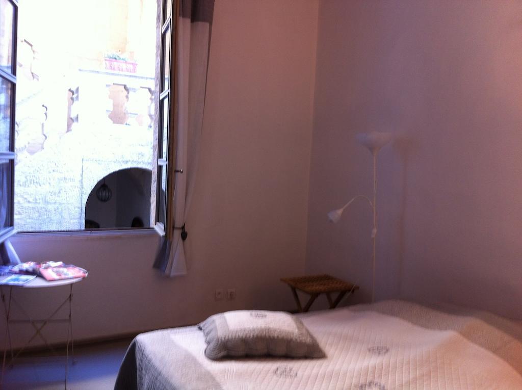 Bed and Breakfast Le Richelieu à Uzès Chambre photo